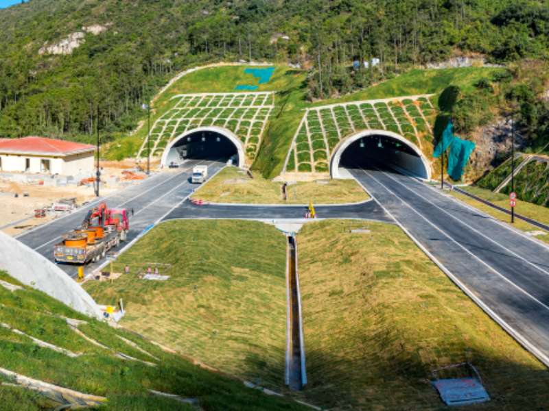 76net必赢官网山隧道